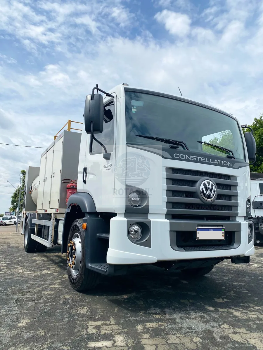 Volkswagen 17.210 4x2 24/24