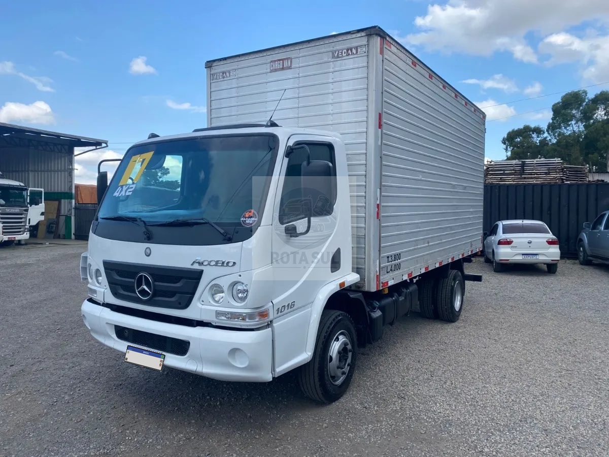 Mercedes-Benz Accelo 1016 4x2 17/17