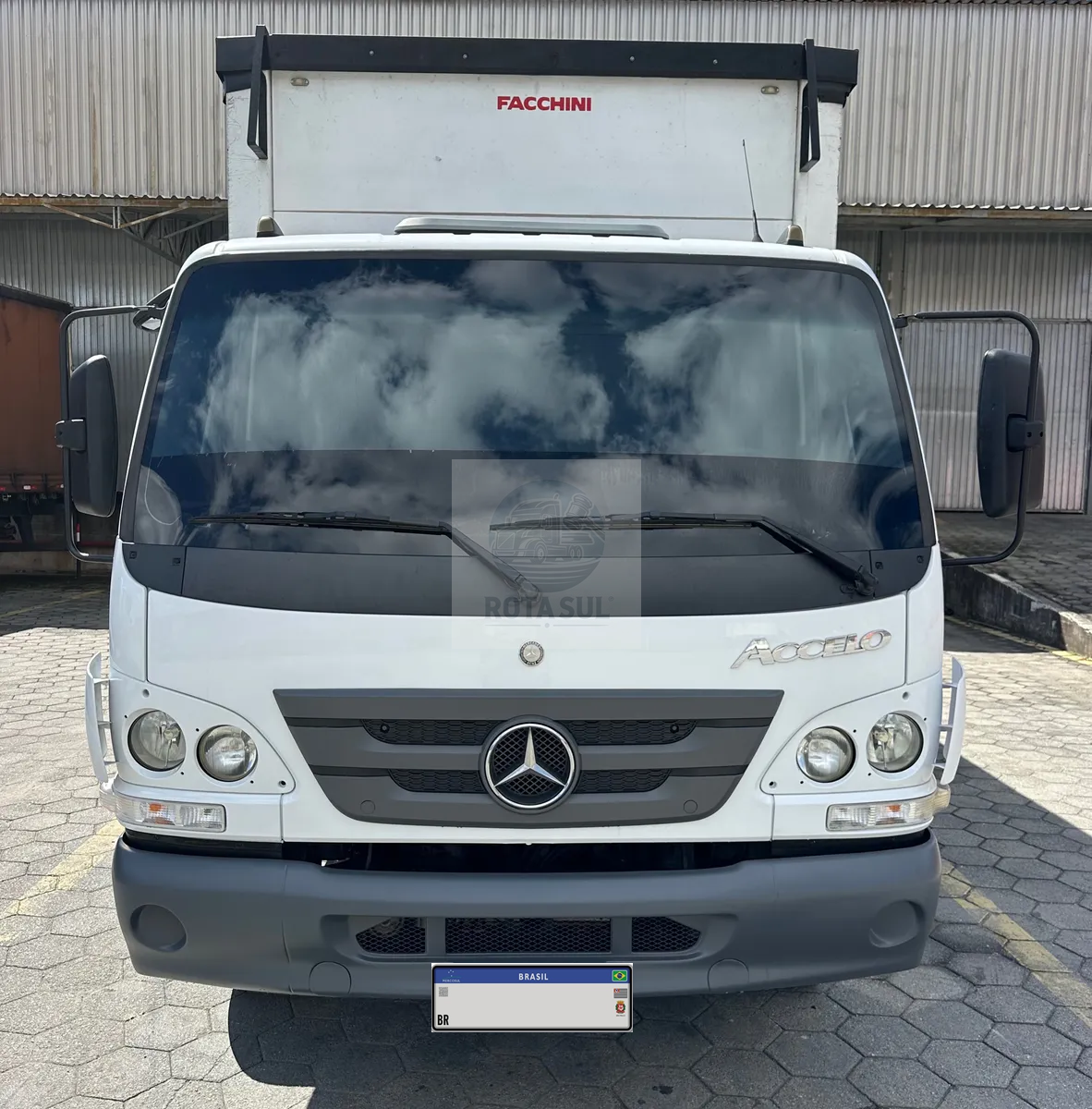 Mercedes-Benz Accelo 1016 18/18